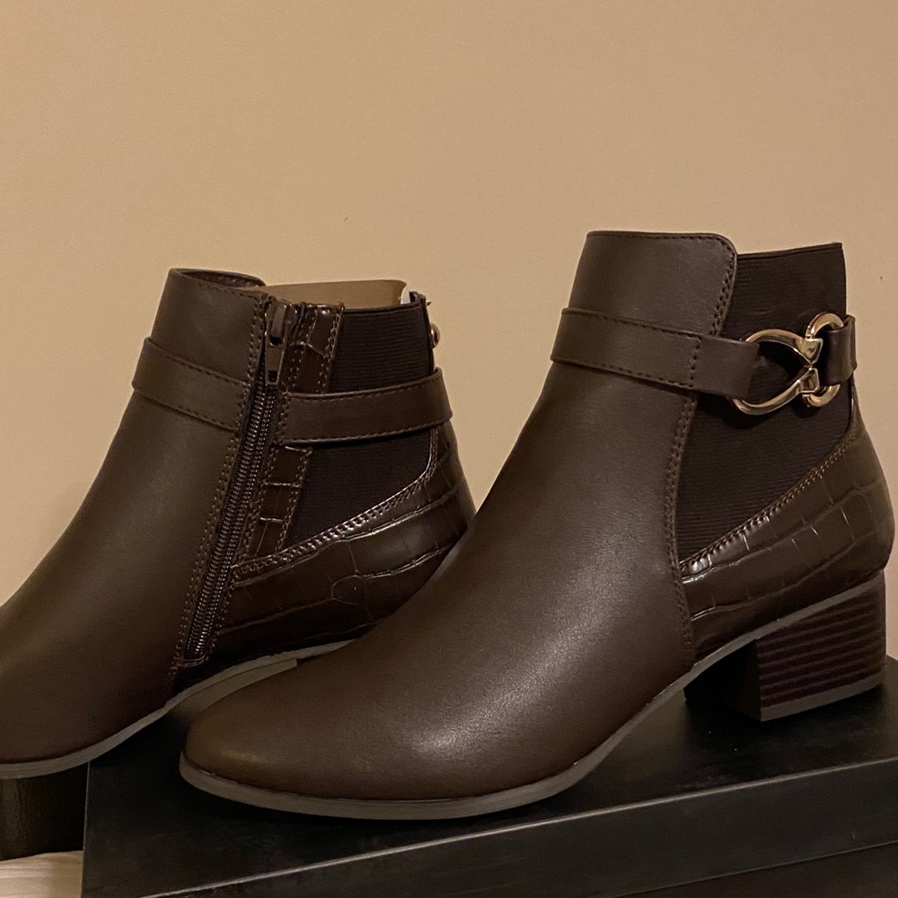 New, Jones New York Brown Ankle Boots with Gold Accent - Picture 4 of 6